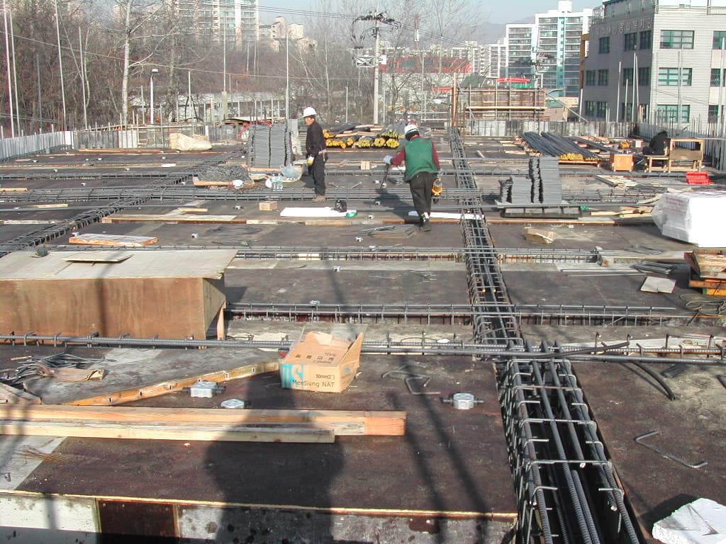 2004-1-8 / 3층 본당강대에서 본 본당바닥 - 1