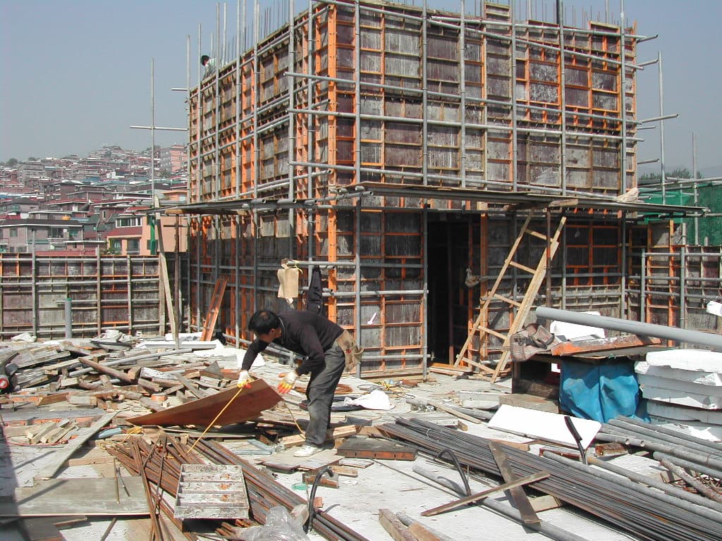 2004-5 -24 옥탑(엘리베이터기계실) 거푸집설치 - 1