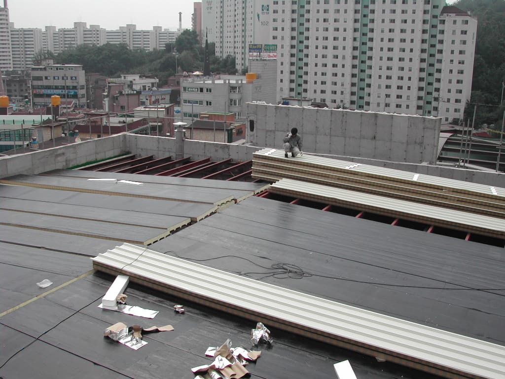 2004-6-15 본당지붕덮개공사2 - 1