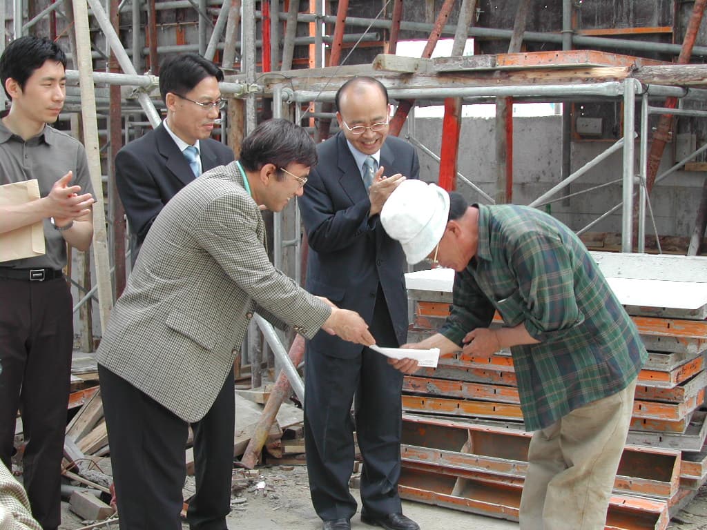 2004-6-5 상량식2 - 1