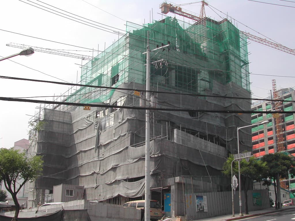 2004-6-5 건축중 전경 - 1