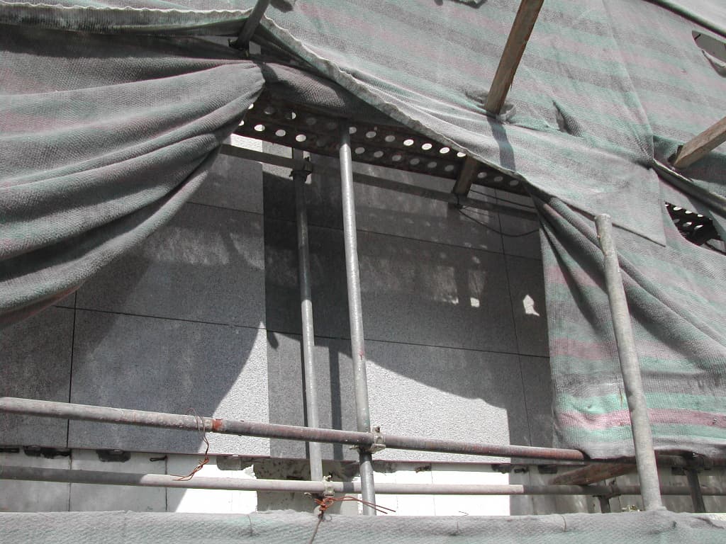 2004-8-1 본당외벽 돌붙이는 공사진행중 - 1