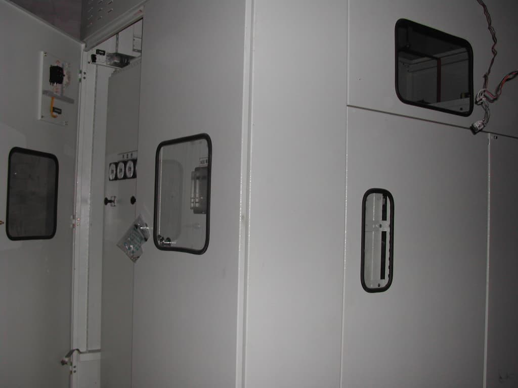 2004-8-18 전기실 변압배전반설치 - 1