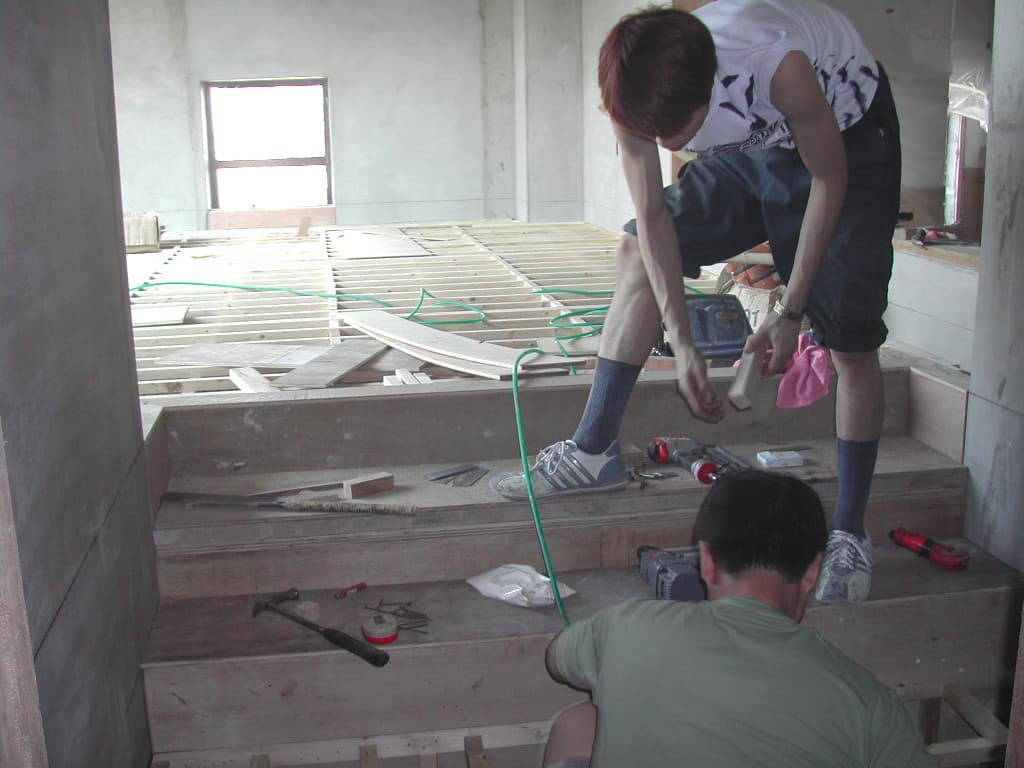 2004-8-7 본당자모실(4층) 바닥공사 - 1