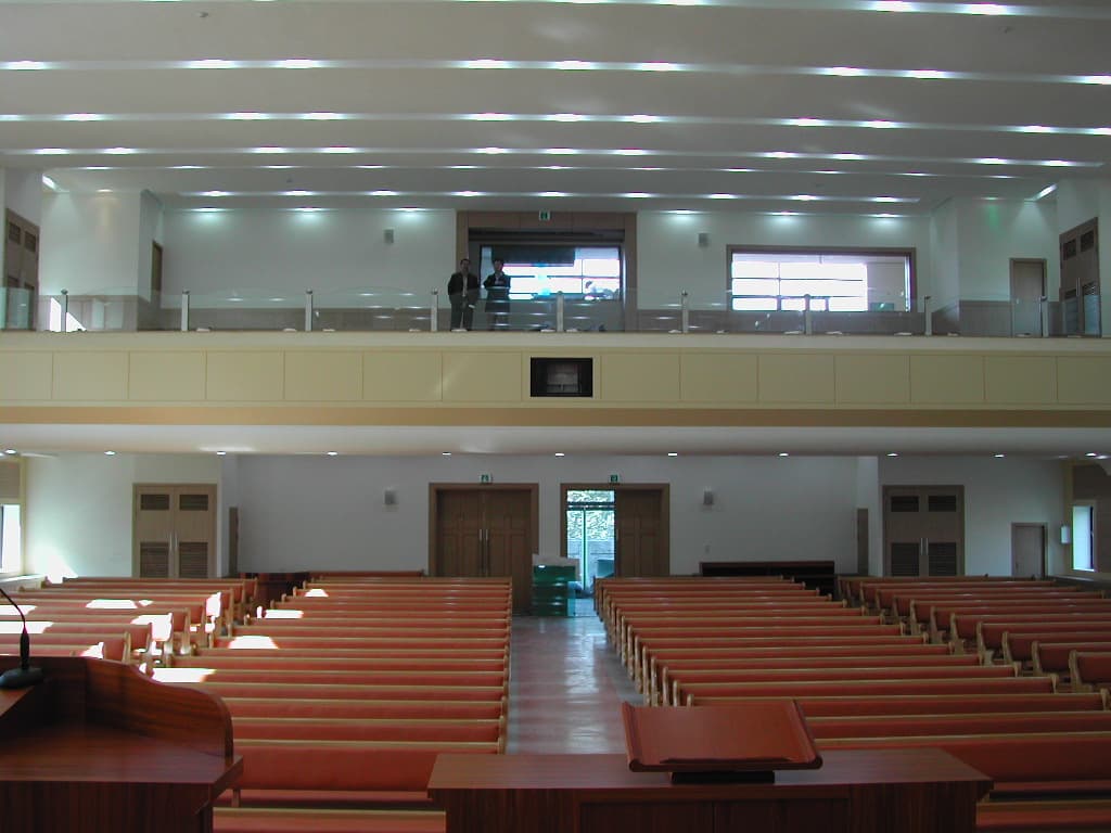 2004-10-15 전기가 밝혀진 본당의 새모습 - 1