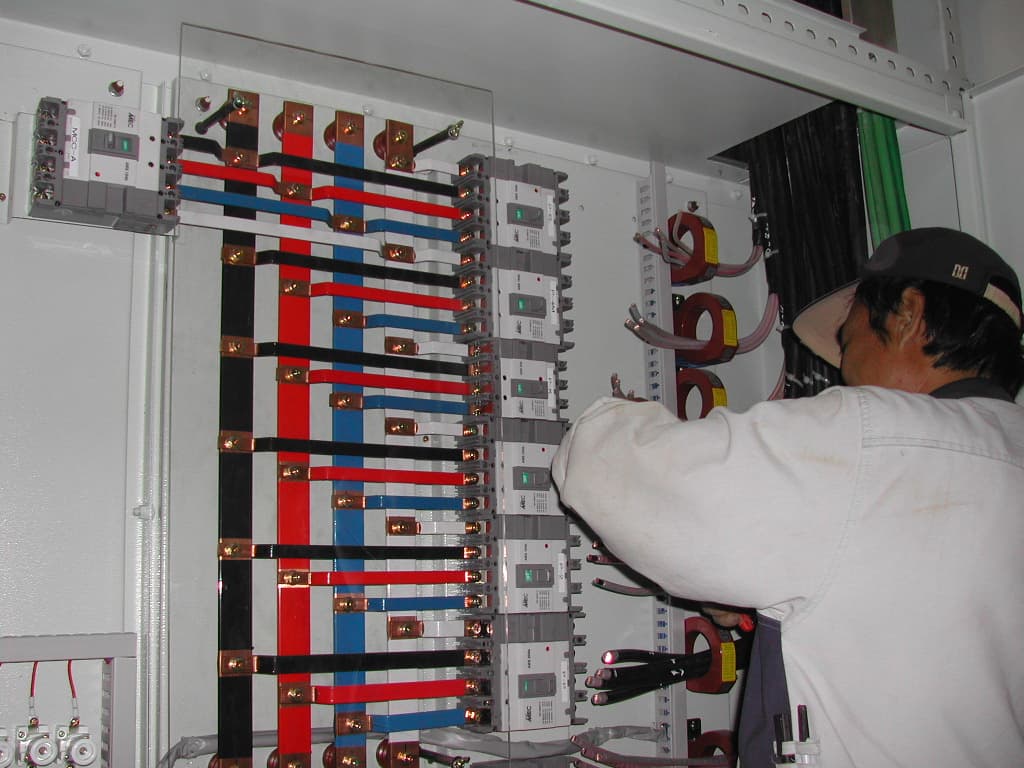 2004-10-15 전기실 배전반결선 - 1