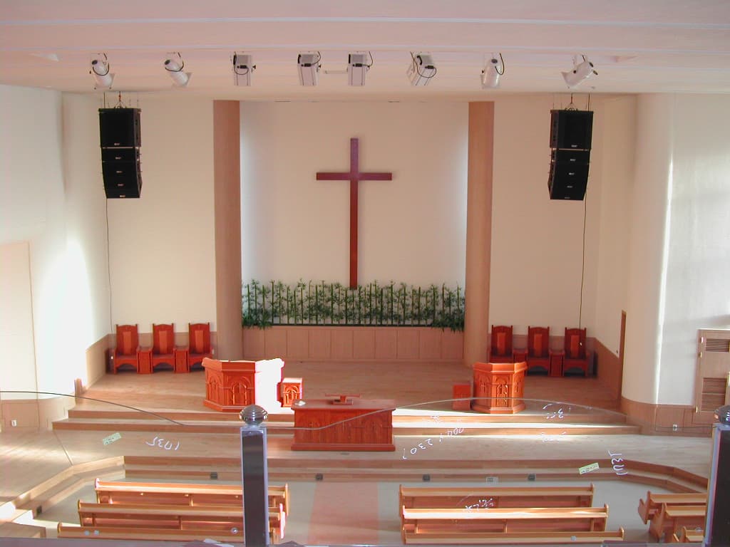 2004-10-5 본당 중층에서 바라본 본당전경 - 1