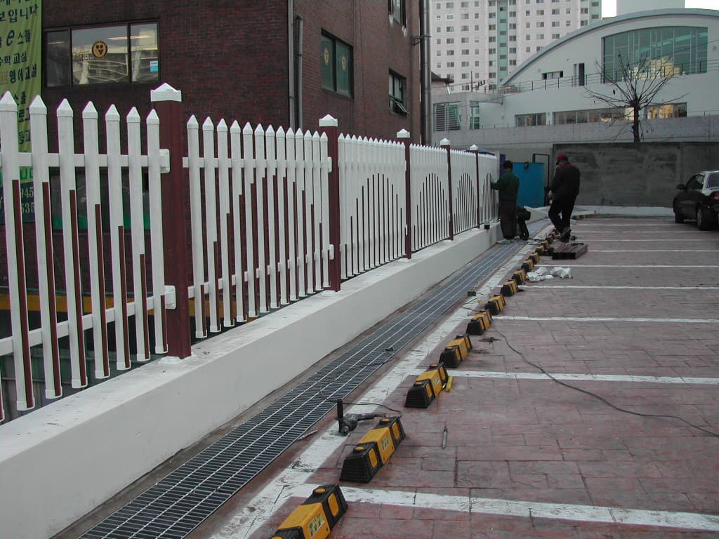 2004-12 주차장과 담장 완성 - 1