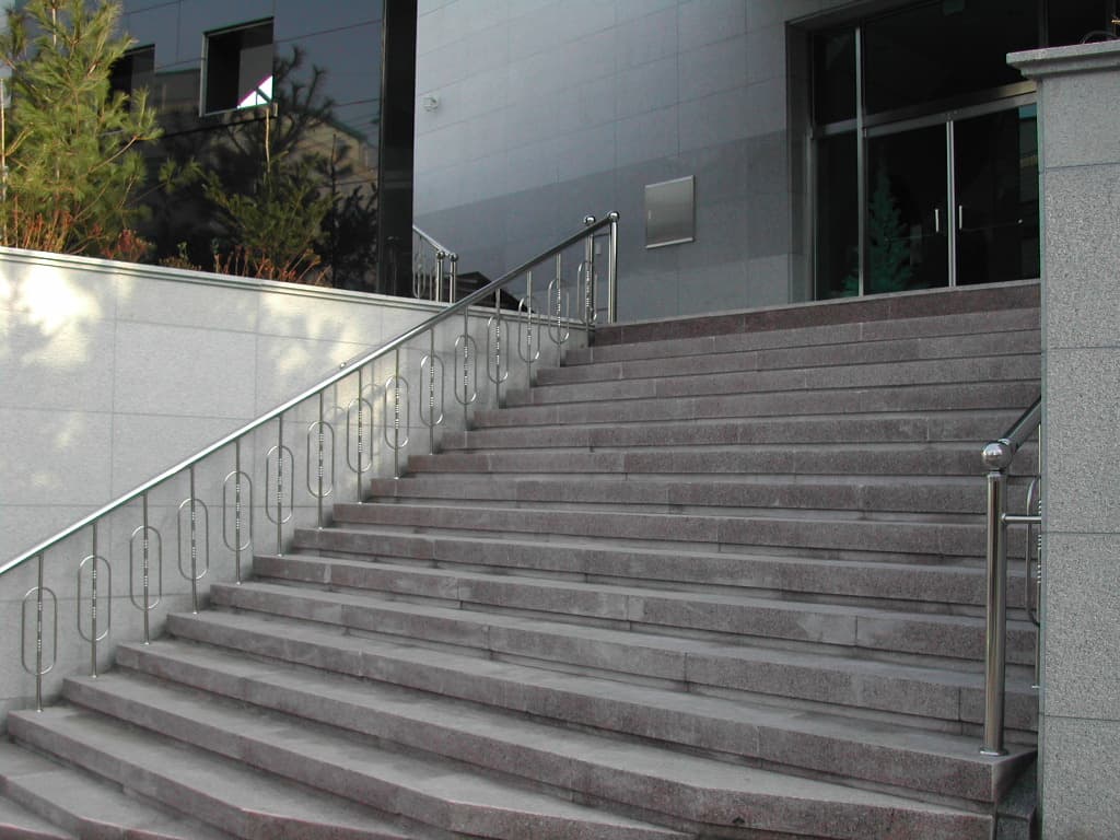 2004-12 주계단이 완성된 모습 - 1