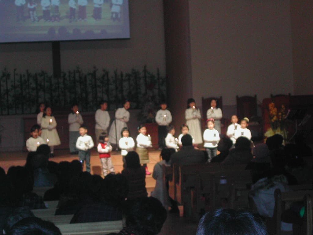 2004-12-24 성탄감사한마당(유치부1) - 1