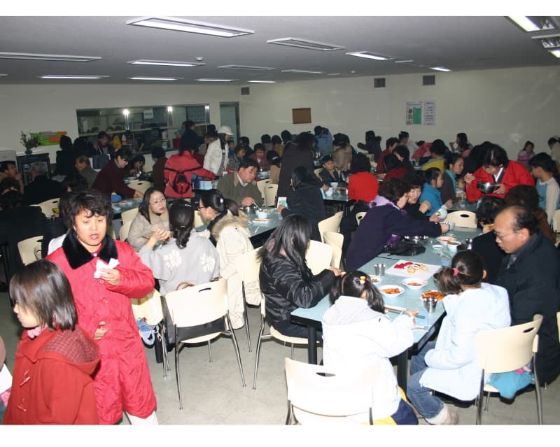 2005-12-25바자회_교회학교주관5 - 1