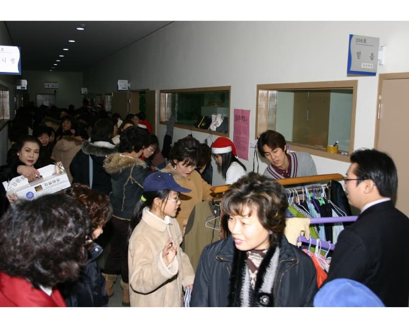 2005-12-25바자회_교회학교주관1 - 1