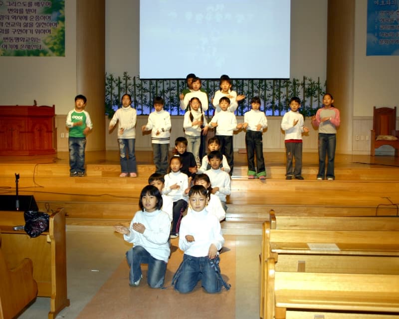2005-12-24성탄감사한마당_소년부2 - 1