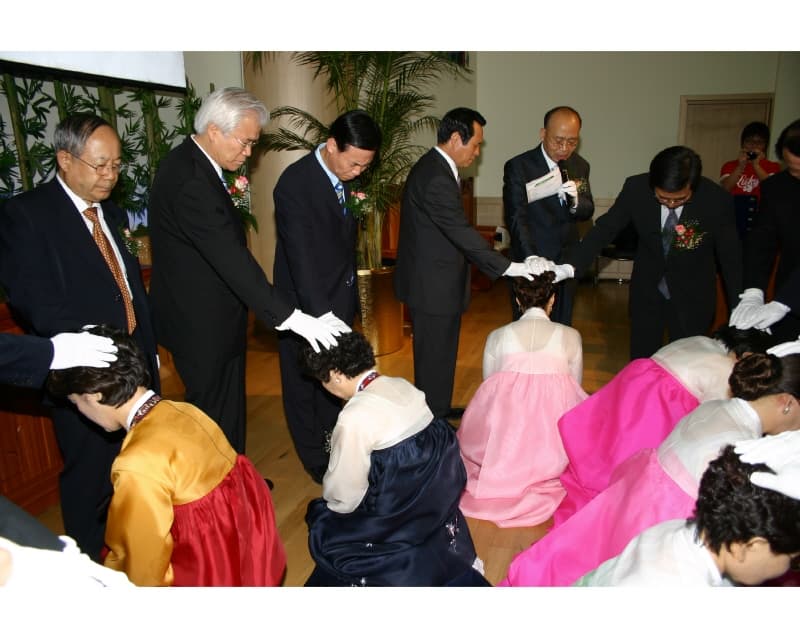 2006-7-2 장로 안수집사 권사임직식5 - 1