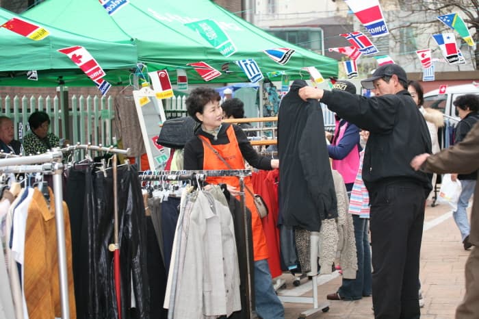 20090426사랑나눔바자회2 - 1