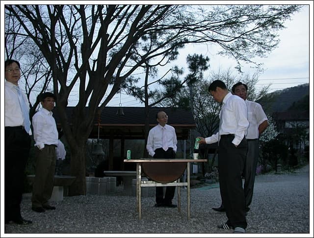 2009-04-19 항존직 기도회 및 세미나 - 형제수목원 도착 잠간휴식 - 1