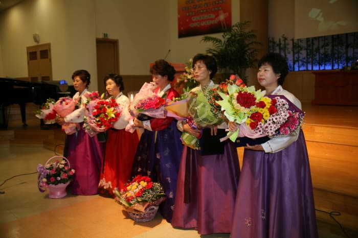 2009-11-29집사권사임직감사예배7 - 1