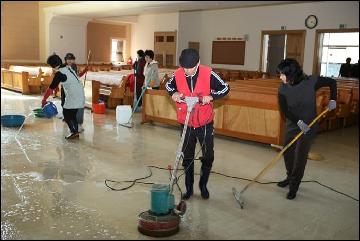 봄맞이 교회당 대청소 3월26일(토요일) - 3