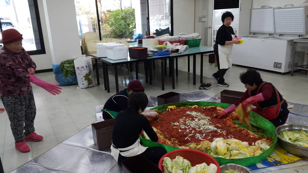 2016-11-21~22김장봉사 - 10