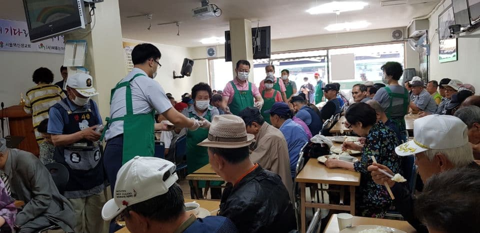 2018년6월6일 사랑나눔밥퍼사역(서울역신생교회) - 19