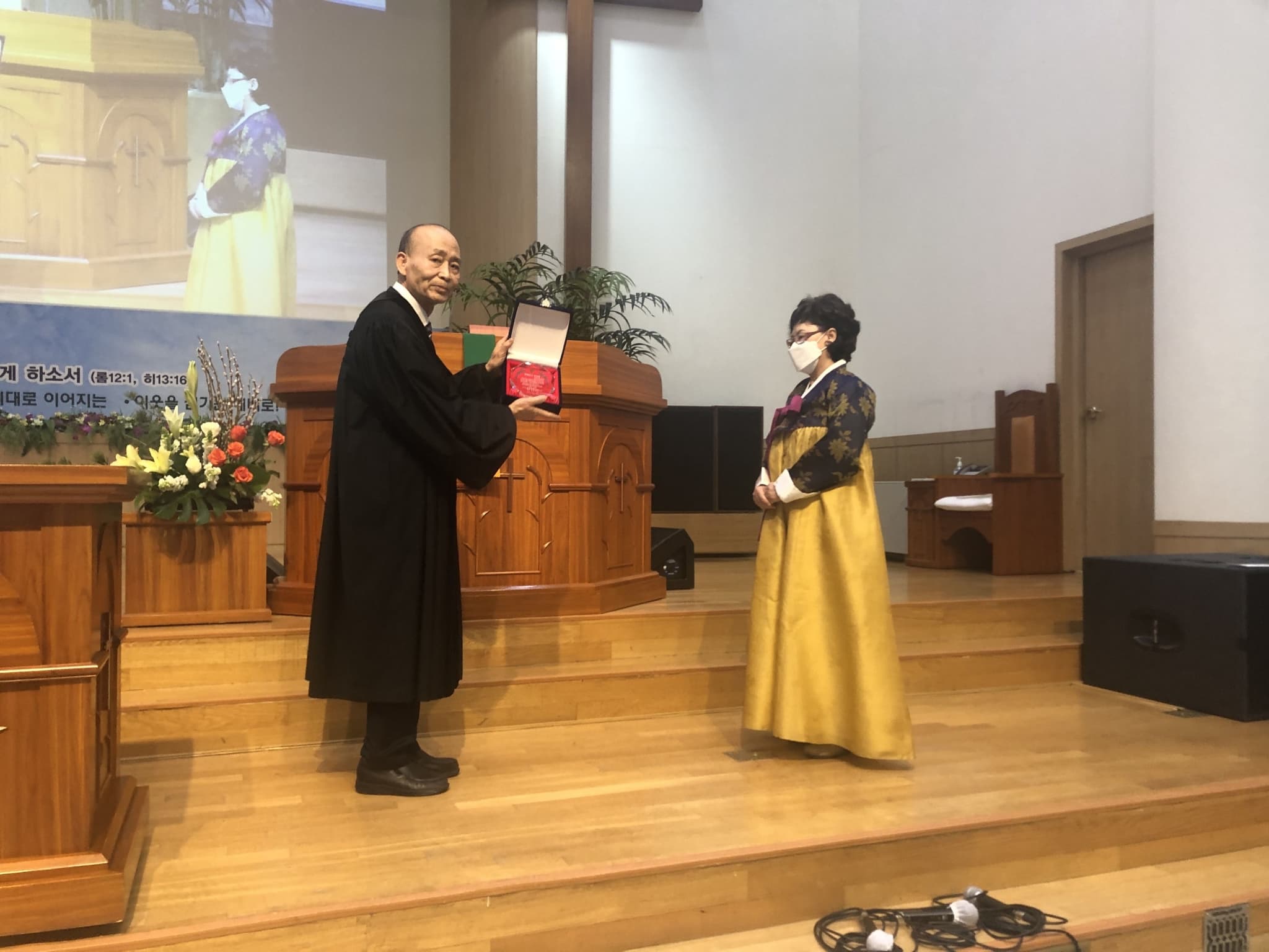 2023.1.15 2부 예배 & 명예권사임직식 - 7