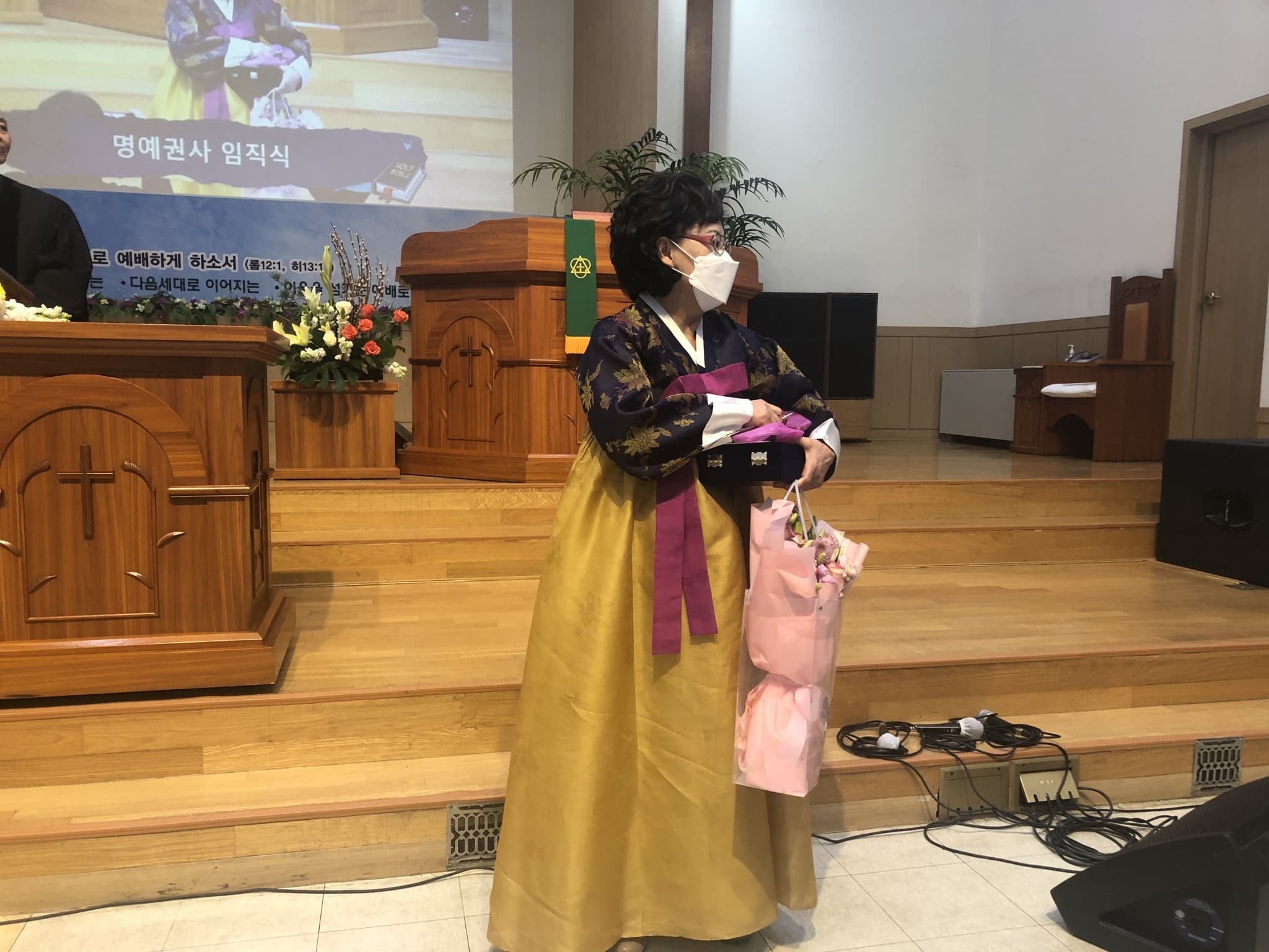 2023.1.15 2부 예배 & 명예권사임직식 - 10