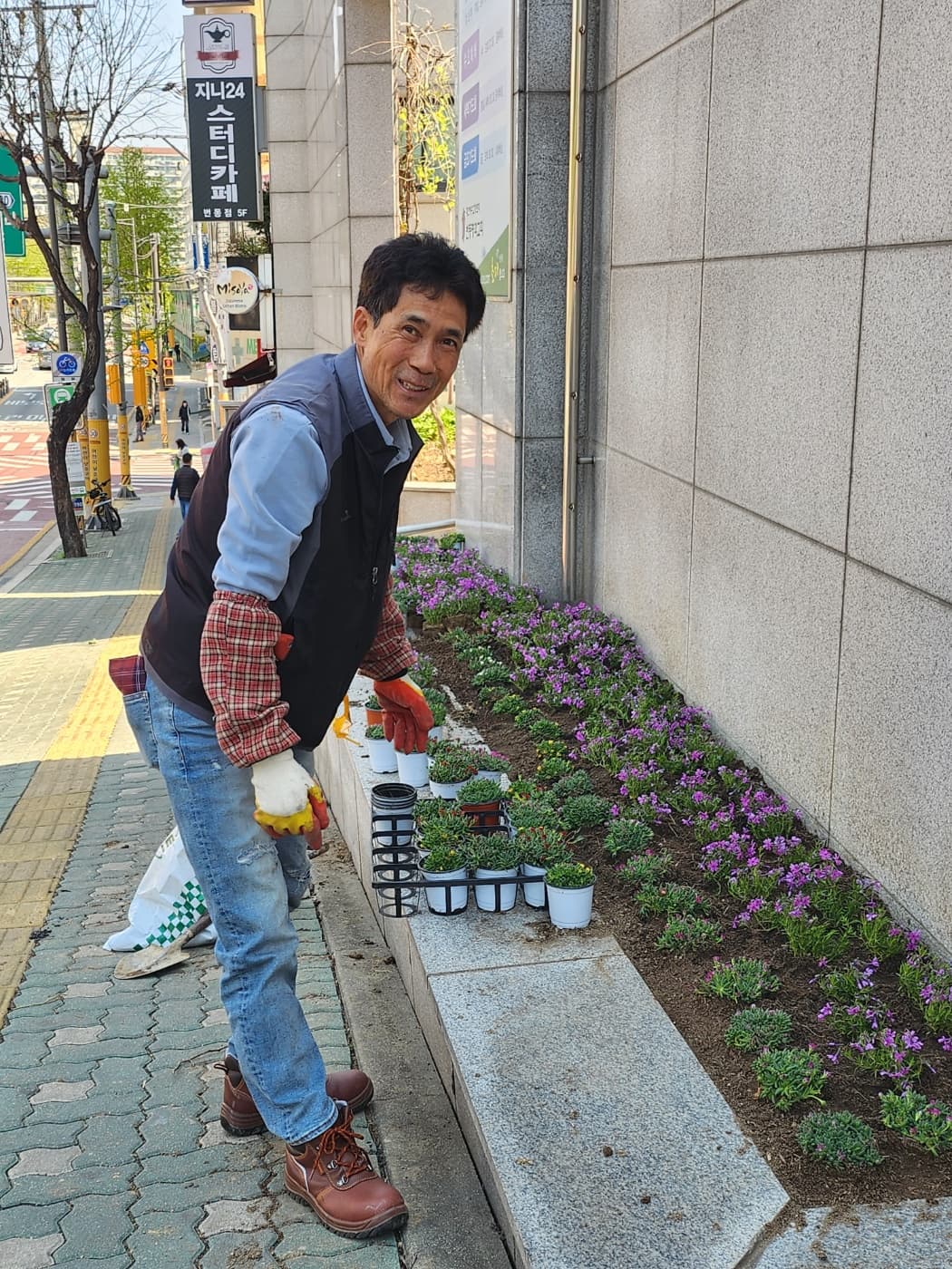 2023 봄맞이 대청소 및 화단 가꾸기 (1) - 13